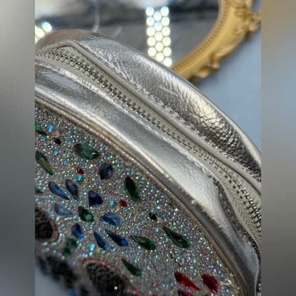 🆕 BETSEY JOHNSON 🧿 NWOT Bone-Jour Sugar Skull Crossbody Bag, Silver & Rainbow - Picture 15 of 16